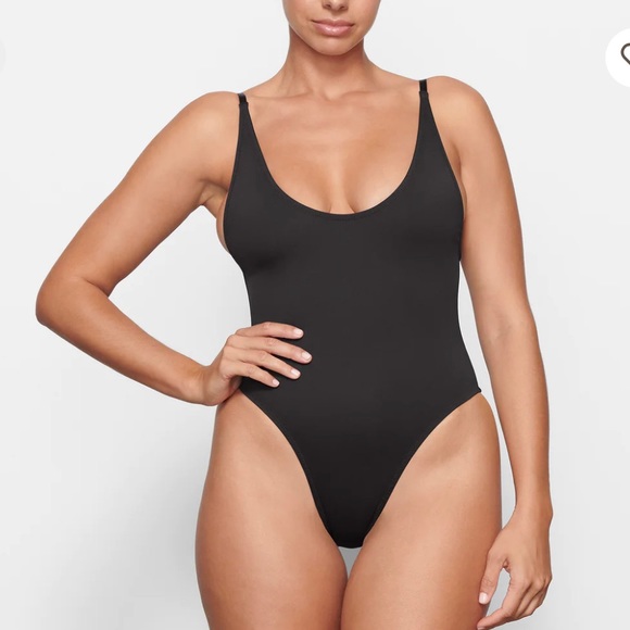 SKIMS scoop neck one piece - Picture 1 of 9
